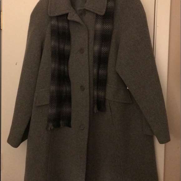 Coat - Picture 2 of 3